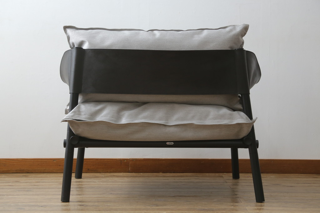 中古　アスプルンド(ASPLUND)取り扱い　emu(エミュー)　TERRAMARE(テラマーレ)　1P SOFA　シックでスタイリッシュなデザインが目を惹く1人掛けソファ(一人掛け、アームチェア、椅子、イス)(R-078580)