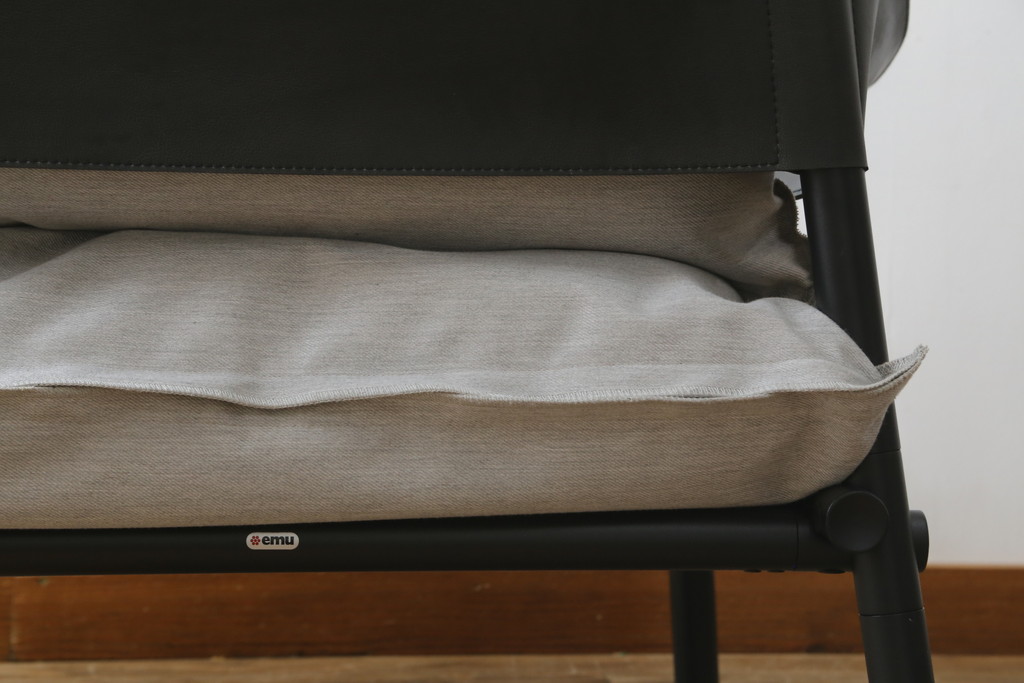 中古　アスプルンド(ASPLUND)取り扱い　emu(エミュー)　TERRAMARE(テラマーレ)　1P SOFA　シックでスタイリッシュなデザインが目を惹く1人掛けソファ(一人掛け、アームチェア、椅子、イス)(R-078580)