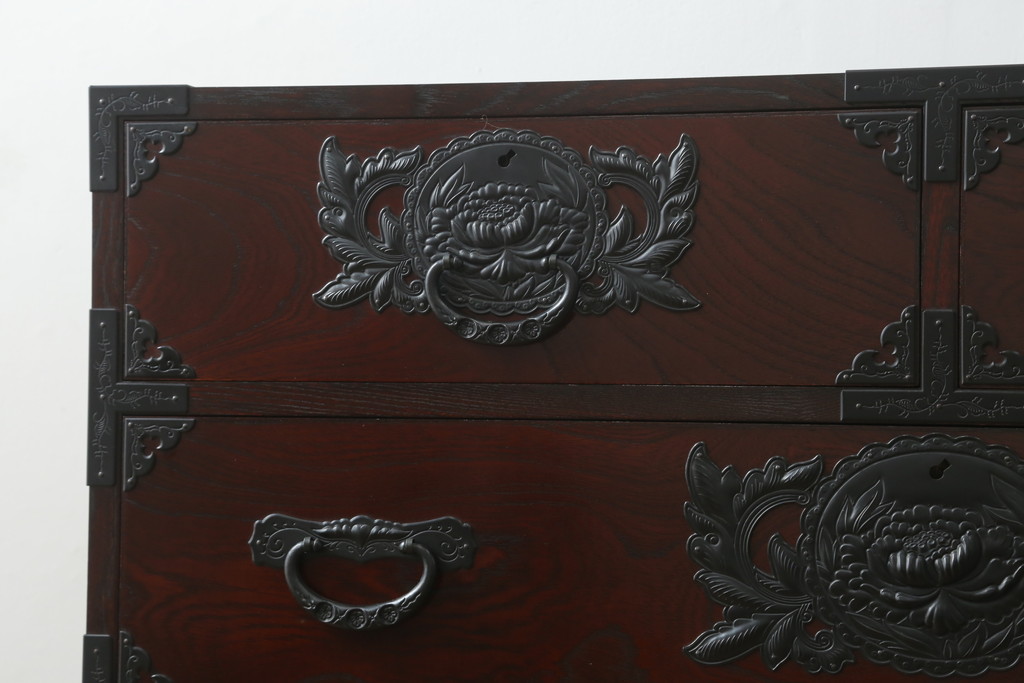 中古　美品!!　木目が美しく高級感溢れる漆塗りの仙台民芸箪笥 (衣装箪笥、和タンス、引き出し、収納たんす、整理箪笥)(定価約49万円)(R-072045)