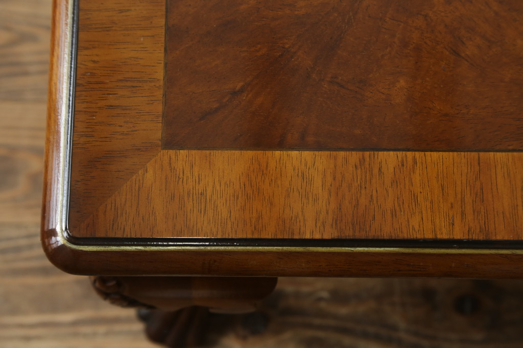 中古　美品　DREXEL HERITAGE(ドレクセルヘリテイジ)　なめらかな猫脚が目を惹くセンターテーブル(ローテーブル、リビングテーブル)(R-075665)
