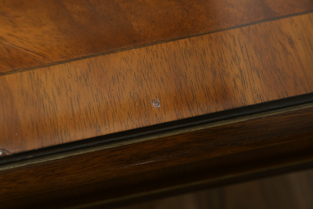 中古　美品　DREXEL HERITAGE(ドレクセルヘリテイジ)　なめらかな猫脚が目を惹くセンターテーブル(ローテーブル、リビングテーブル)(R-075665)