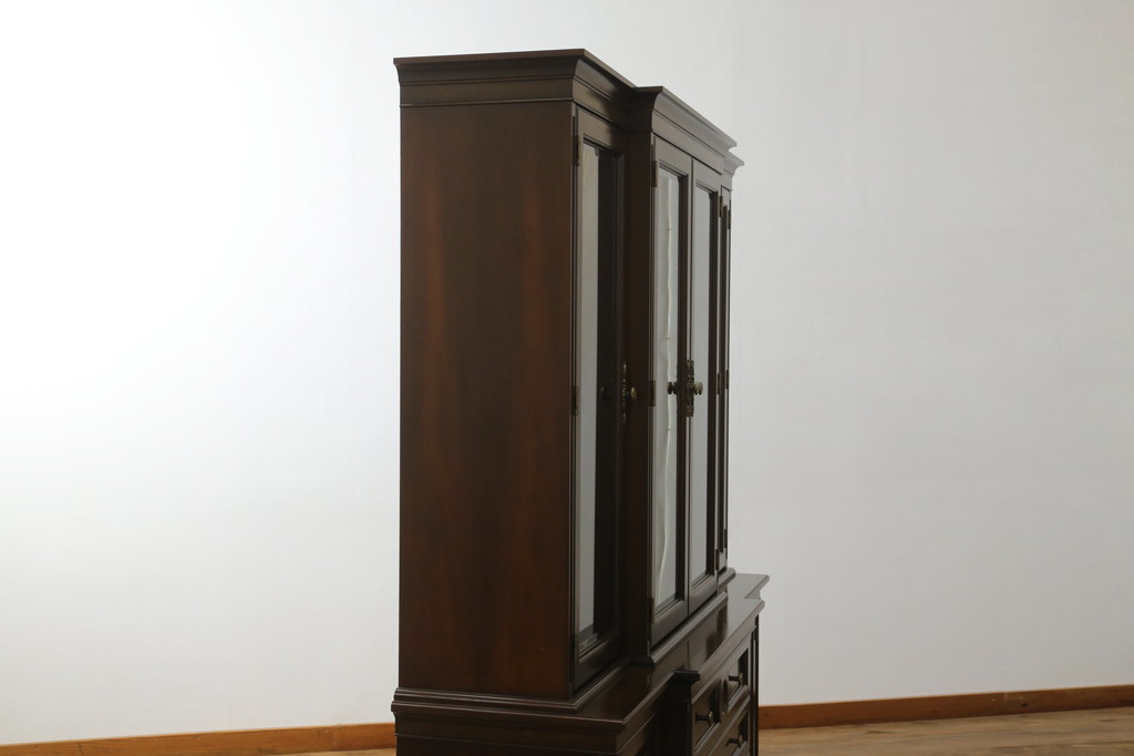 中古　カリモク家具(karimoku)　domani(ドマーニ)　PROCEED(プロシード)シリーズ　落ち着いた色味と堂々とした佇まいが魅力的なキャビネット(ガラスケース、コレクションケース、飾り棚、陳列棚、収納棚)(R-075105)