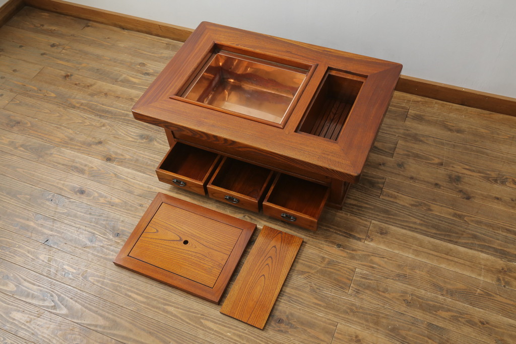 中古　美品!!　総欅(ケヤキ)材　趣ある佇まいが目を引く関西火鉢(ローテーブル、長火鉢、座卓、囲炉裏)(R-075415)