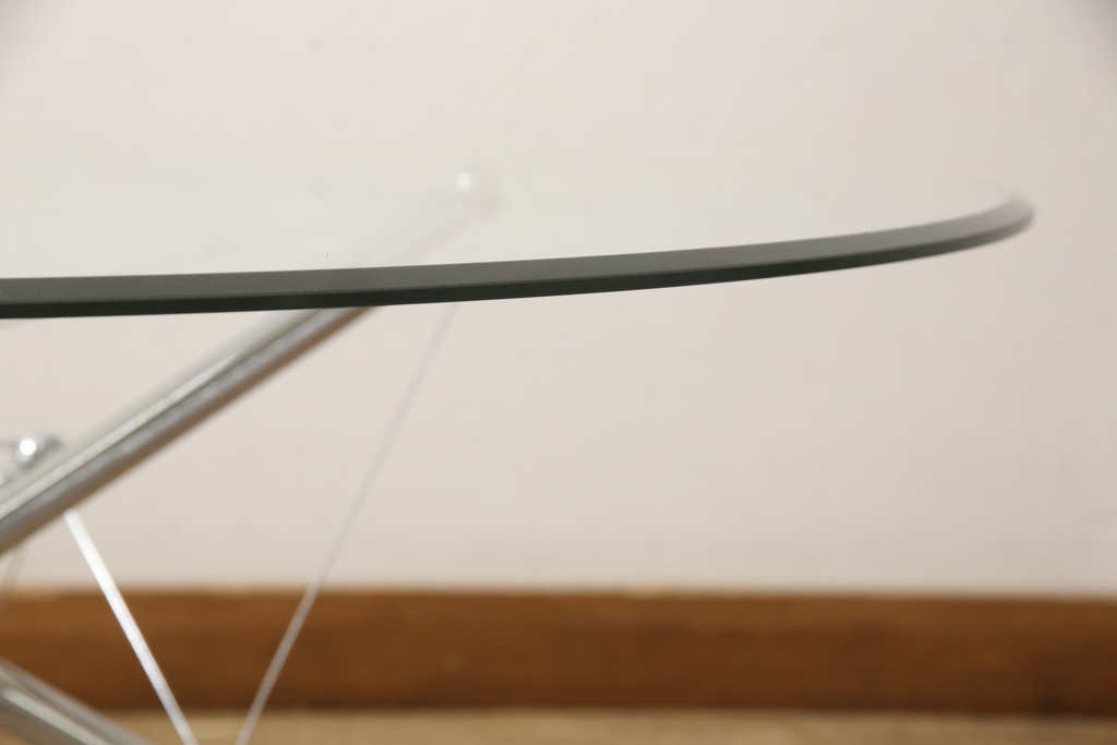 中古　美品　Cassina(カッシーナ)　713　スタイリッシュなデザインがワンランク上の暮らしを演出するセンターテーブル(ローテーブル、カクテルテーブル、カフェテーブル、コーヒーテーブル、ラウンドテーブル、ガラス)(定価約46万円)(R-076920)
