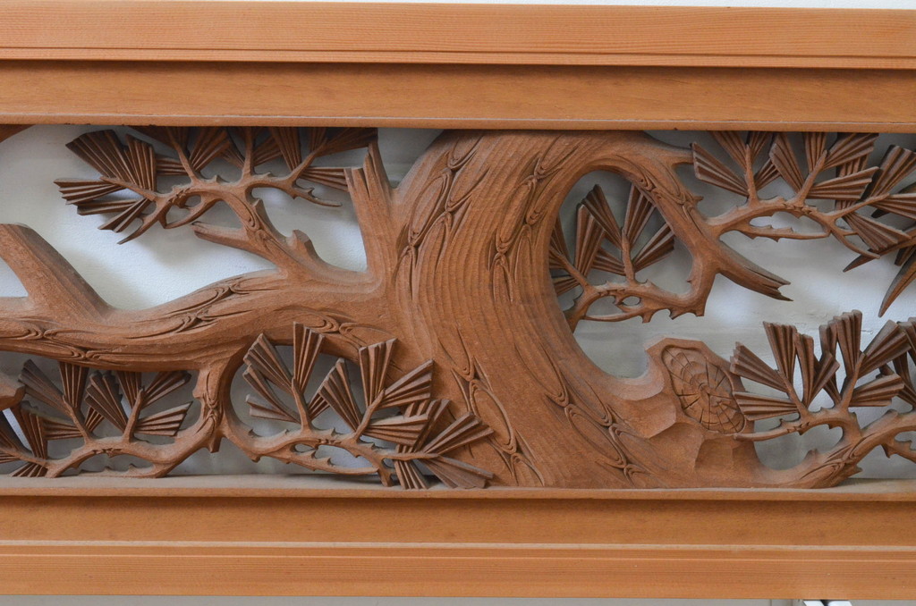 ビンテージ建具　井波彫刻　栄之介作　躍動感のある松竹梅が美しい彫刻欄間2枚セット(ヴィンテージ、明り取り、明かり取り、在銘)(R-069312)