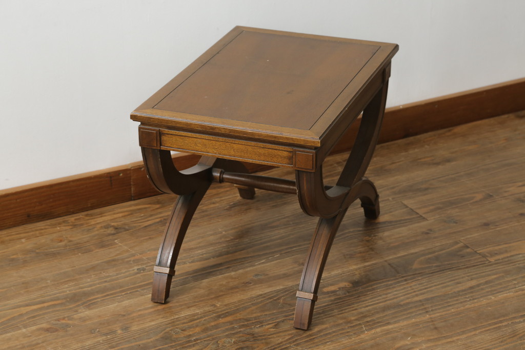 中古　DREXEL HERITAGE(ドレクセルヘリテイジ)　Triune(トライユン)　美しいフォルムが魅力のサイドテーブル(コンソールテーブル、ナイトテーブル、花台、飾り台)(R-075943)