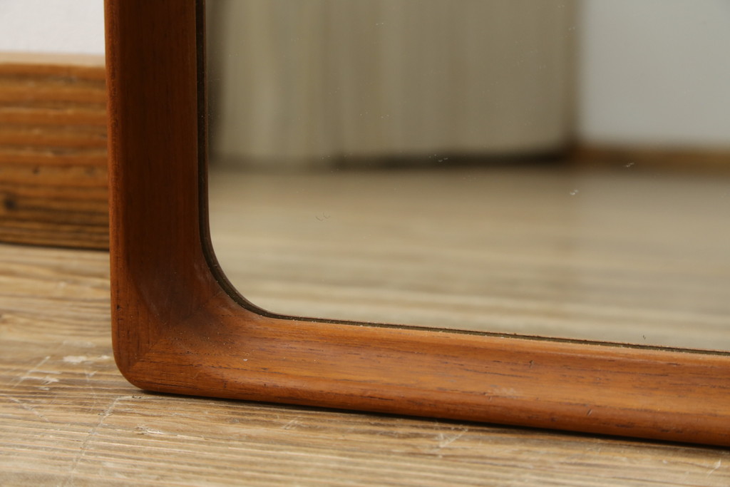 北欧ビンテージ　スウェーデン　GLAS-MASTER(グラスマスター)社　チーク材　木のぬくもりを感じる色味が素敵なウォールミラー(姿見、壁掛け鏡、ヴィンテージ)(R-080802)