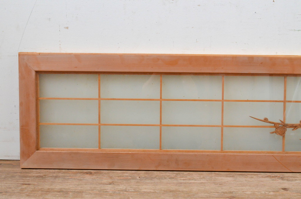 アンティーク建具　両面ガラス　素朴な梅がアクセントの彫刻欄間1枚(明り取り、明かり取り)(R-069317)