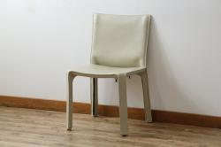 中古　Cassina(カッシーナ)　412　CAB(キャブ)　MARIO BELLINI(マリオベリーニ)　マットアイボリー　シンプルモダンな空間づくりに活躍するアームレスチェア(ダイニングチェア、椅子、イス)(定価約23万円)(R-083161)