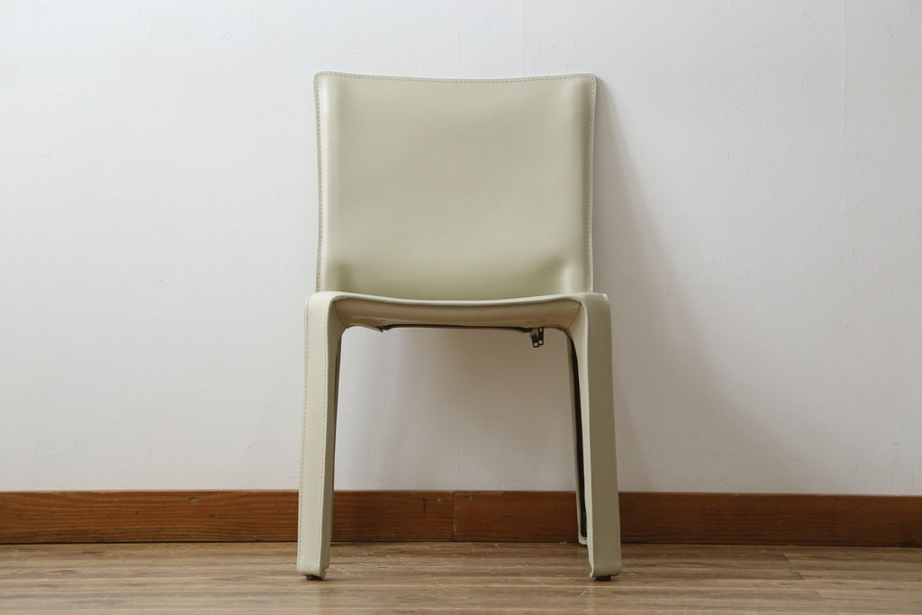 中古　美品　Cassina(カッシーナ)　412　CAB(キャブ)　MARIO BELLINI(マリオベリーニ)　アイボリー　シンプルモダンな空間づくりに活躍するアームレスチェア(ダイニングチェア、椅子、イス)(定価約23万円)(R-083161)