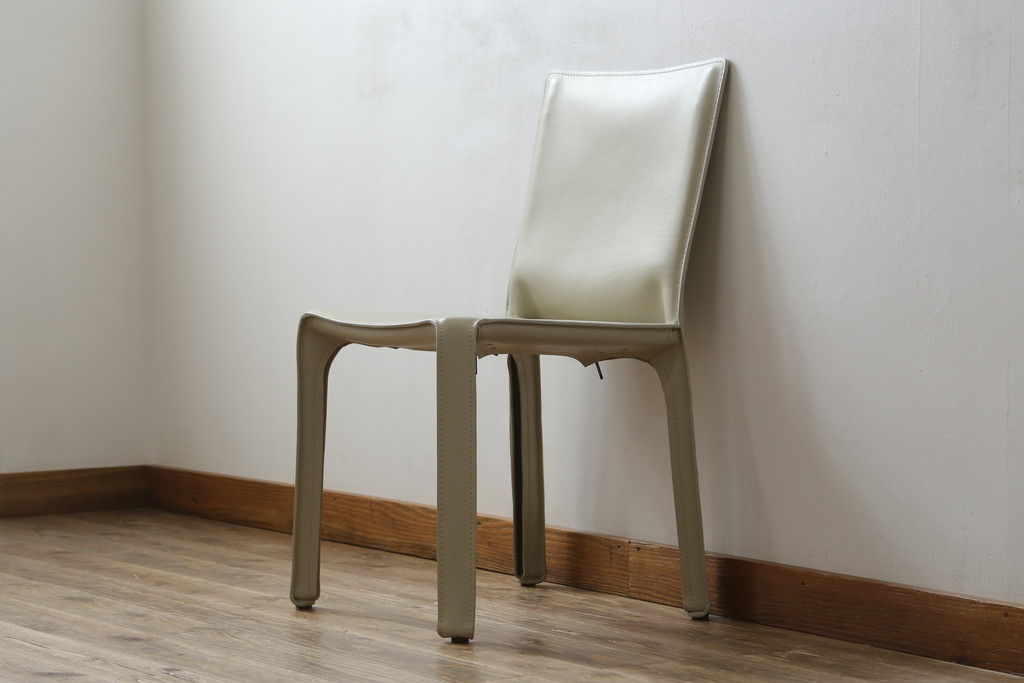 中古　美品　Cassina(カッシーナ)　412　CAB(キャブ)　MARIO BELLINI(マリオベリーニ)　アイボリー　シンプルモダンな空間づくりに活躍するアームレスチェア(ダイニングチェア、椅子、イス)(定価約23万円)(R-083161)