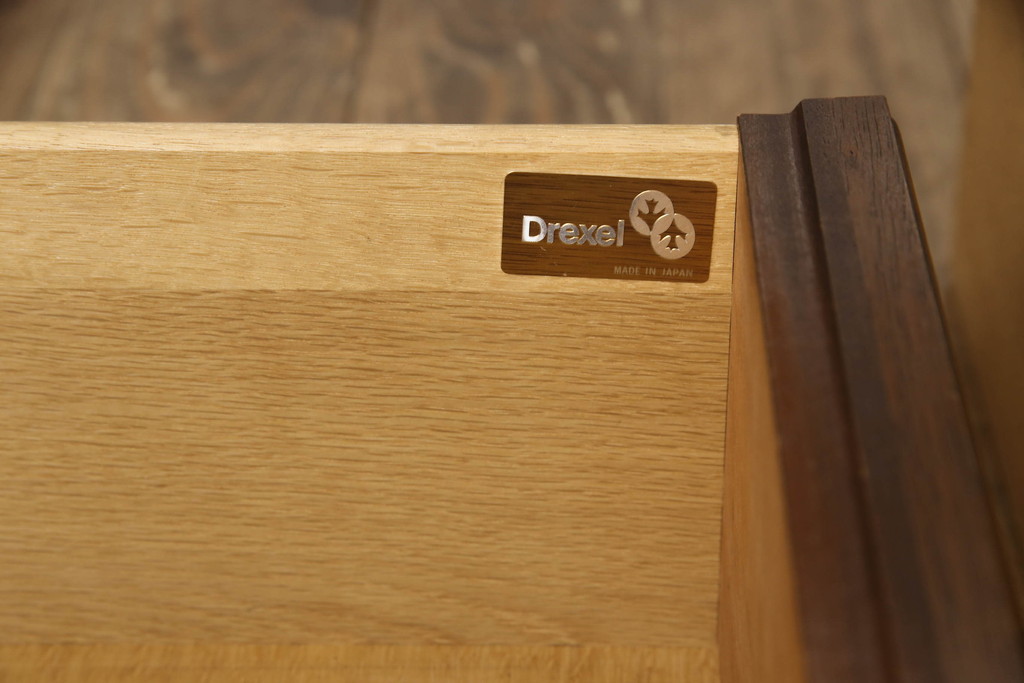 中古　美品　DREXEL HERITAGE(ドレクセルヘリテイジ)　FRANCESCA(フランチェスカ)シリーズ　上品なモールディングの装飾が高級感を高めるサイドボード(クレデンザ、クリデンザ、収納棚、キャビネット、サイドキャビネット)(R-052191)