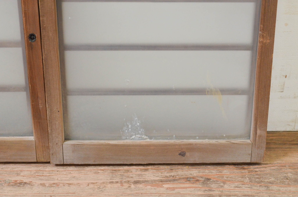 アンティーク建具　レトロな雰囲気が魅力の小さなガラス窓2枚セット(引き戸、ガラス戸)(R-069282)