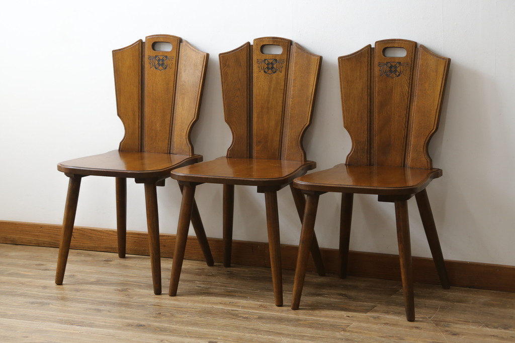 中古　希少な絶版品!!　カリモク家具(karimoku)　ルスティック(RUSTIC)　オーク材　カントリースタイルの空間づくりにおすすめなダイニングチェア3脚セット(板座チェア、椅子、イス、バラ売り可能)(R-075947)