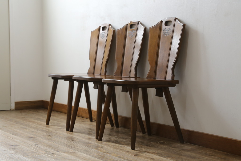 中古　希少な絶版品!!　カリモク家具(karimoku)　ルスティック(RUSTIC)　オーク材　カントリースタイルの空間づくりにおすすめなダイニングチェア3脚セット(板座チェア、椅子、イス、バラ売り可能)(R-075947)