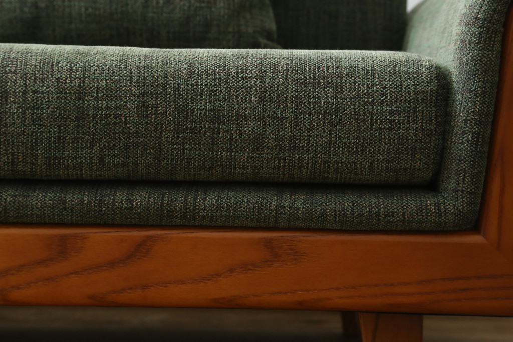 中古　美品　ACME Furniture(アクメ ファニチャー)　 WINDAN SOFA(ウィンダンソファ)　ファブリックに包まれた木のフレームが珍しい2.5人掛けソファ(2P、2.5P、3P、2人掛け、2.5人掛け、3人掛け)(定価約23万円)(R-081932)