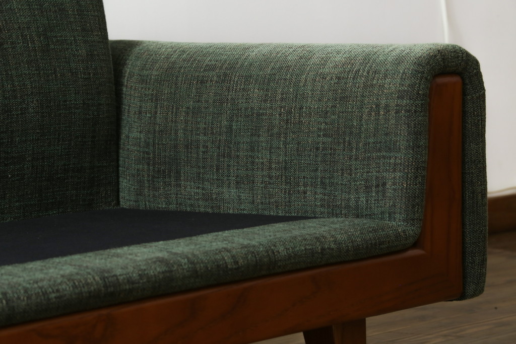 中古　美品　ACME Furniture(アクメ ファニチャー)　 WINDAN SOFA(ウィンダンソファ)　ファブリックに包まれた木のフレームが珍しい2.5人掛けソファ(2P、2.5P、3P、2人掛け、2.5人掛け、3人掛け)(定価約23万円)(R-081932)