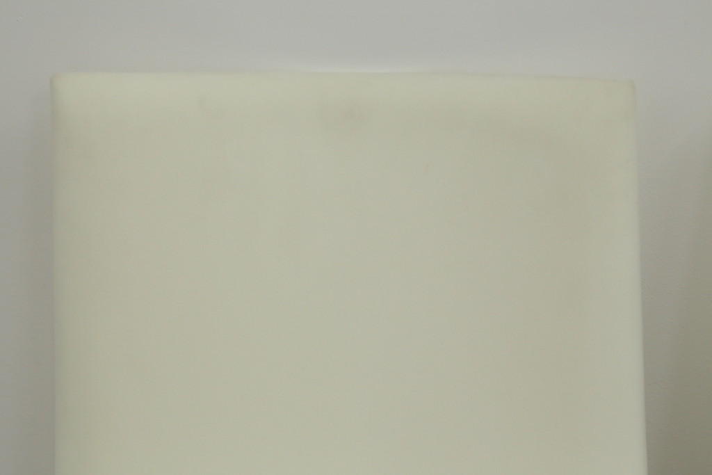 中古　短期展示品　Cassinaixc.(カッシーナイクスシー)　IXC. R&D(イクスシー.R&D)　LINE(ライン)　ウルトラスエード(ULTRASUEDE)　Eランク　シンプルですっきりとした佇まいが魅力のダイニングチェア6脚セット(椅子、イス、アームレスチェア、店舗什器)(定価6脚で約46万2千円)(R-069800)