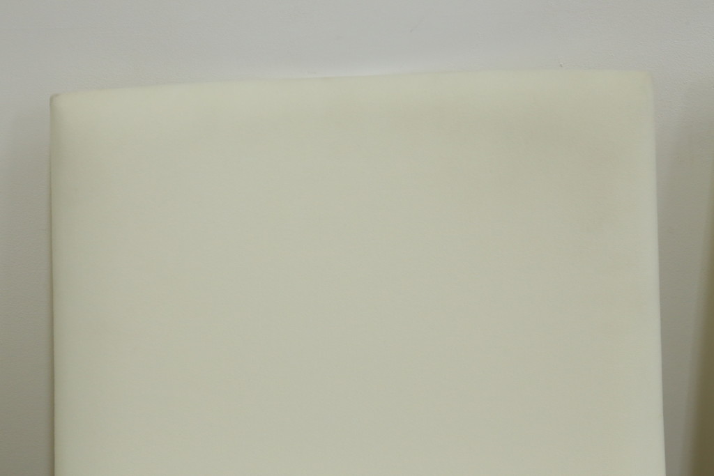 中古　短期展示品　Cassinaixc.(カッシーナイクスシー)　IXC. R&D(イクスシー.R&D)　LINE(ライン)　ウルトラスエード(ULTRASUEDE)　Eランク　シンプルですっきりとした佇まいが魅力のダイニングチェア6脚セット(椅子、イス、アームレスチェア、店舗什器)(定価6脚で約46万2千円)(R-069800)