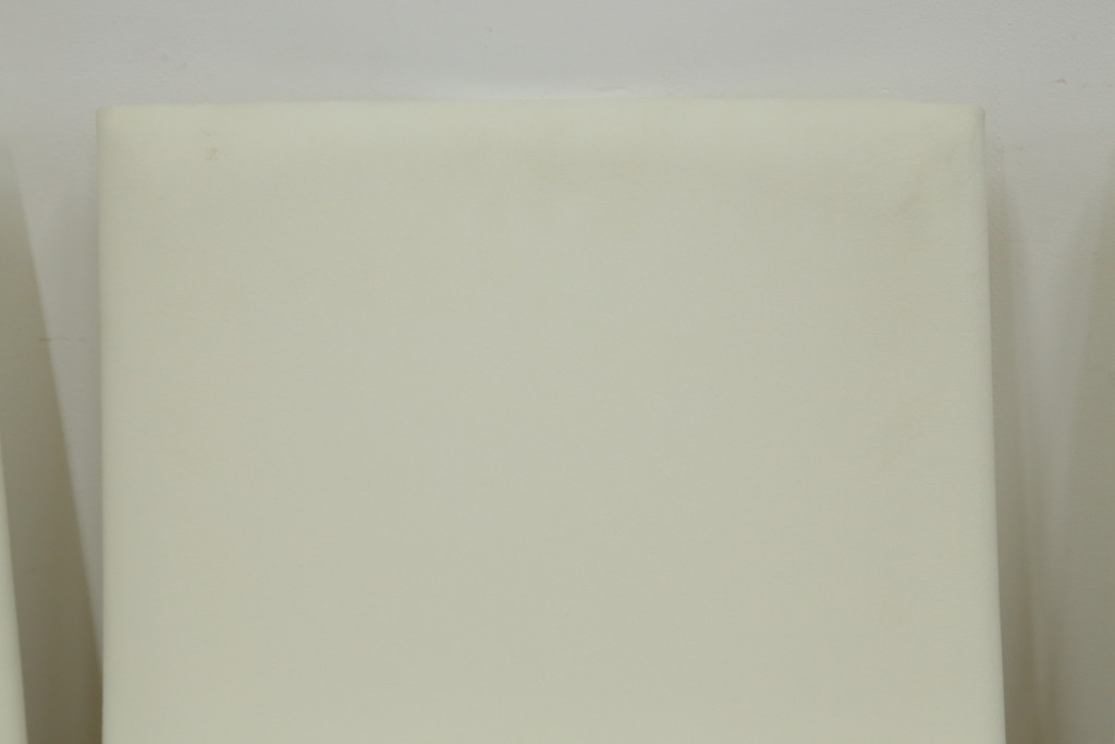 中古　短期展示品　Cassinaixc.(カッシーナイクスシー)　IXC. R&D(イクスシー.R&D)　LINE(ライン)　ウルトラスエード(ULTRASUEDE)　Eランク　シンプルですっきりとした佇まいが魅力のダイニングチェア6脚セット(椅子、イス、アームレスチェア、店舗什器)(定価6脚で約46万2千円)(R-069800)