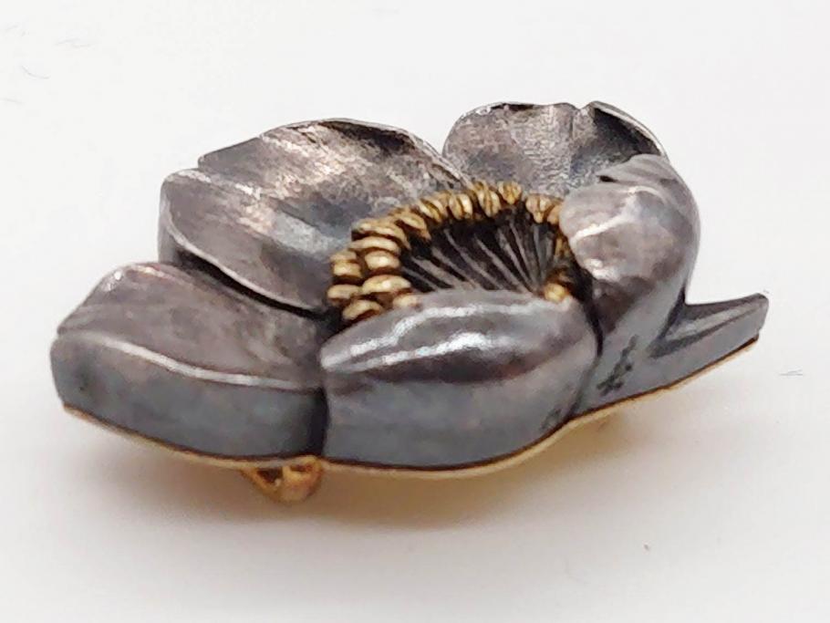 昭和初期　梅花形彫金帯留(座金K20、在銘作家物)9.73g(R-060485)