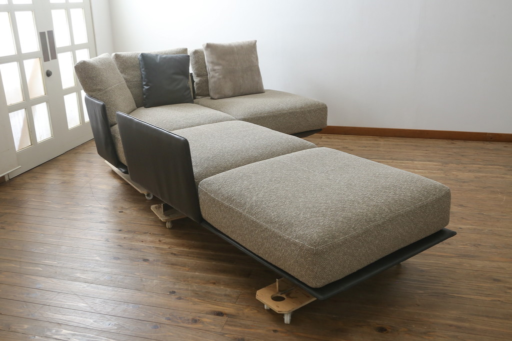 中古　超美品!!　展示品　arflex(アルフレックス)　BRERA(ブレラ)　Sergio Brioschiデザイン　クッション付き!!　モダンで洗練されたデザインが光るコーナーソファ(185L・180PL、カウチソファ、ペニンシュラ、L字型、3人掛け、4人掛け、トリプルソファ、レザー、牛革、XDA)(定価約312万円)(R-082993)