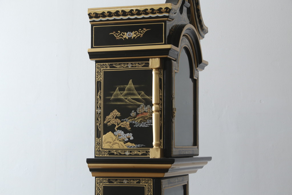 中古　高級品!!　オリエンタルデザイン　ドイツ製ムーブメント　黒塗りに金蒔絵風の絵柄が美しいホールクロック(時計台、振り子時計、ディスプレイ)(R-082944)