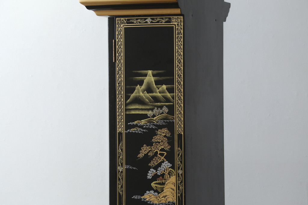 中古　高級品!!　オリエンタルデザイン　ドイツ製ムーブメント　黒塗りに金蒔絵風の絵柄が美しいホールクロック(時計台、振り子時計、ディスプレイ)(R-082944)