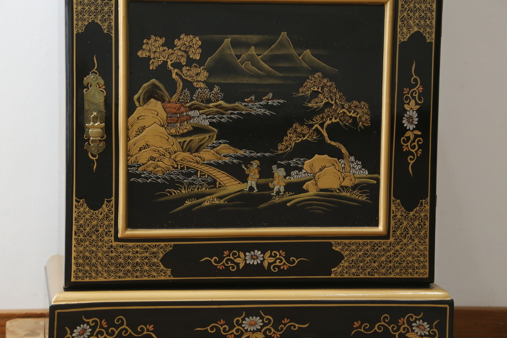 中古　高級品!!　オリエンタルデザイン　ドイツ製ムーブメント　黒塗りに金蒔絵風の絵柄が美しいホールクロック(時計台、振り子時計、ディスプレイ)(R-082944)