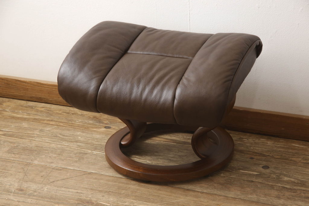 中古　美品　EKORNES(エコーネス)　本革　オットマン付き　ストレスレス レノ クラシック(M)(アームチェア、リクライニングチェア、椅子、一人掛けソファ、1Pソファ)(定価約37万9千円)(R-060352)