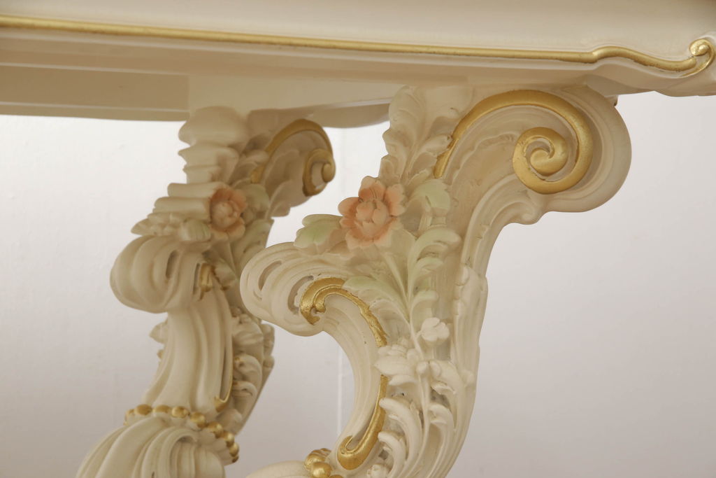 中古　美品　イタリア高級家具　SILIK(シリック)　FIDIAシリーズ　ロココ調　エレガントで華やかな雰囲気が魅力的なダイニングテーブル(6人掛け、4人掛け、食卓)(定価約150万円)(R-060296)