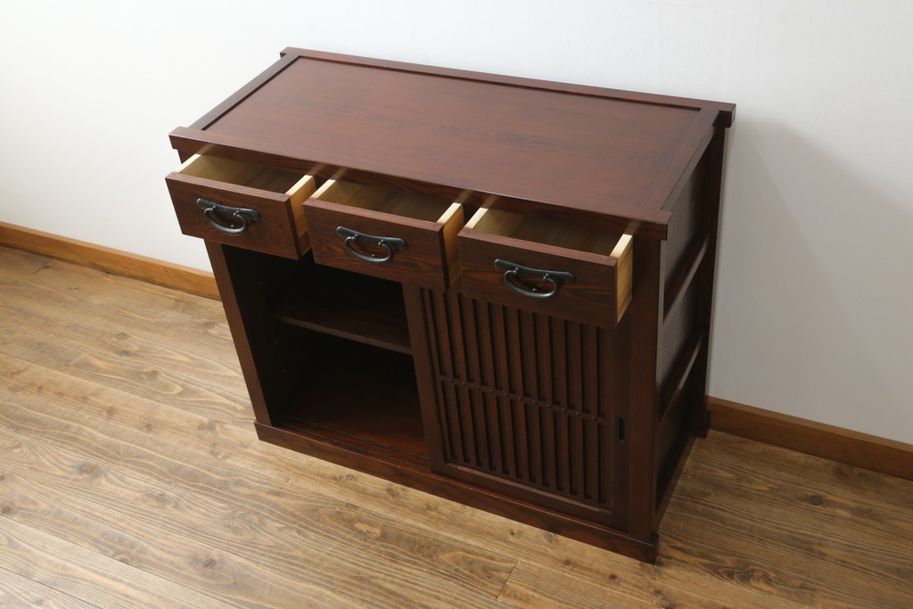 中古　美品　上質な和の空間を演出する水屋箪笥サイドボード(サイドキャビネット、収納棚、戸棚、食器棚、茶箪笥)(R-071603)