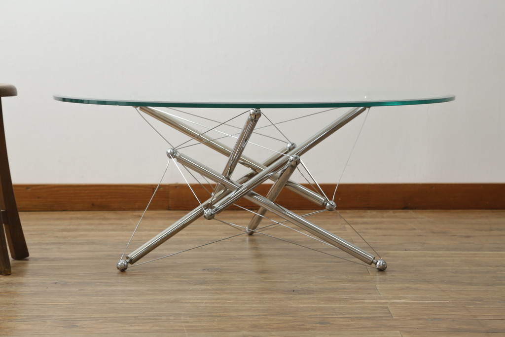 中古　Cassina(カッシーナ)　713　スタイリッシュなデザインがワンランク上の暮らしを演出するセンターテーブル(ローテーブル、カクテルテーブル、カフェテーブル、コーヒーテーブル、ラウンドテーブル、ガラス)(定価約46万円)(R-064902)