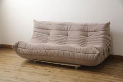 【買取】フランス家具　ligne roset(リーン・ロゼ)　ROSETTOGO(ロゼトーゴ)　くすみピンク色　三人掛けソファを買取りました。(定価約34万円)