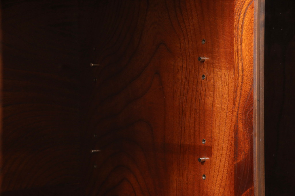 中古　伝統民芸家具　岩谷堂箪笥　金具の細やかなデザインが美しいサイドボード(収納棚、戸棚、飾り棚、食器棚、サイドキャビネット)(定価約65万円)(R-061118)