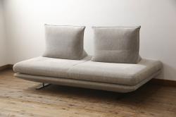 中古　短期使用のため極美品!!　リーン・ロゼ(ligne roset)　ROSETPRADO(ロゼプラド)　2PS　モダンデザインがお洒落な2人掛けソファ(二人掛け、デイベッド、ソファベッド)(R-066423)