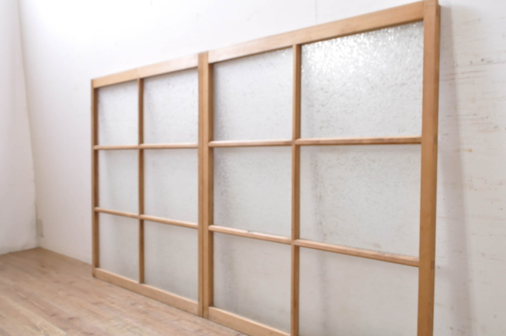 アンティーク建具　古い木味が魅力的な結霜ガラス窓2枚セット(引き戸、ガラス戸)(R-069075)