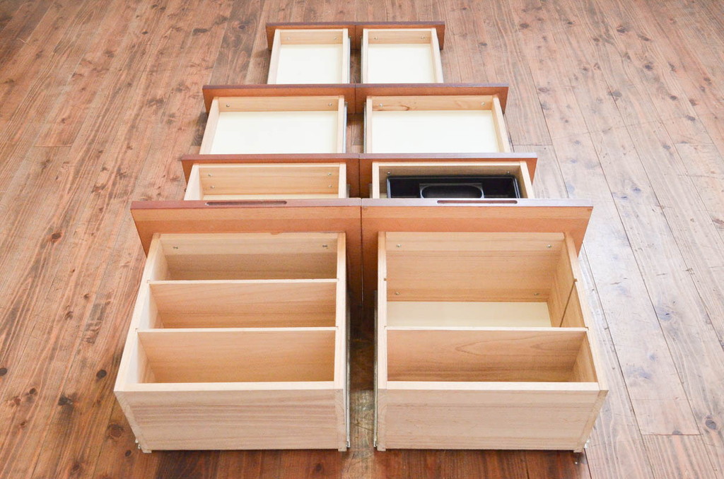 中古　オーダー家具　重厚な佇まいが魅力的な両袖デスク(机、ワークデスク、在宅用、在宅ワーク用)(定価約70万円)(R-074238)