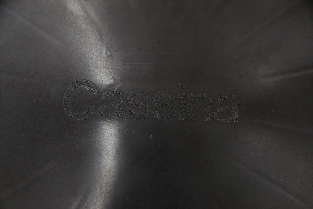 中古　Cassina(カッシーナ)　412　CAB(キャブ)　MARIO BELLINI(マリオベリーニ)　チャイナレッドカラー　空間のアクセントになるアームレスチェア(ダイニングチェア)(定価約21万円)(R-056899)