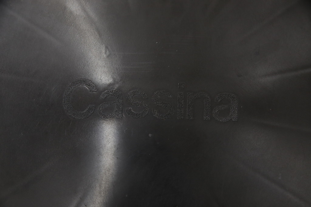中古　Cassina(カッシーナ)　412　CAB(キャブ)　MARIO BELLINI(マリオベリーニ)　チャイナレッドカラー　空間のアクセントになるアームレスチェア(ダイニングチェア)(定価約21万円)(R-056899)
