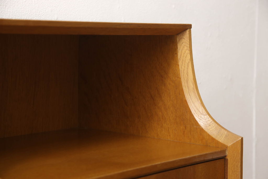 イギリスヴィンテージ　G-PLAN　オーク材　シンプルなサイドキャビネット(ナイトテーブル、収納棚、ビンテージ)(R-050148)