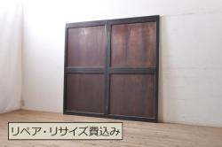 【加工実例】明治期の富山蔵戸に高品質リペアを施しました。吊り戸仕様にする為の加工、吊り金具・ガイドレールを取り付け。左框の両面には取っ手、引き戸鎌錠を取り付けました。格子部分の裏側にはクリアガラスをはめ込み、現状の色味を活かして仕上げました。(引き戸、玄関戸、建具)