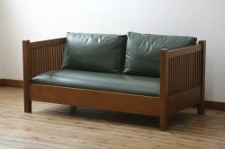 中古　美品!!　高級品　アメリカ　Stickley(スティックレー、スティックレイ)　オーク材　本革(レザー)　直線を基調とした縦格子が美しいデザインの2Pソファ(アームソファ、ラブソファ、二人掛け、2人掛け)(R-083117)