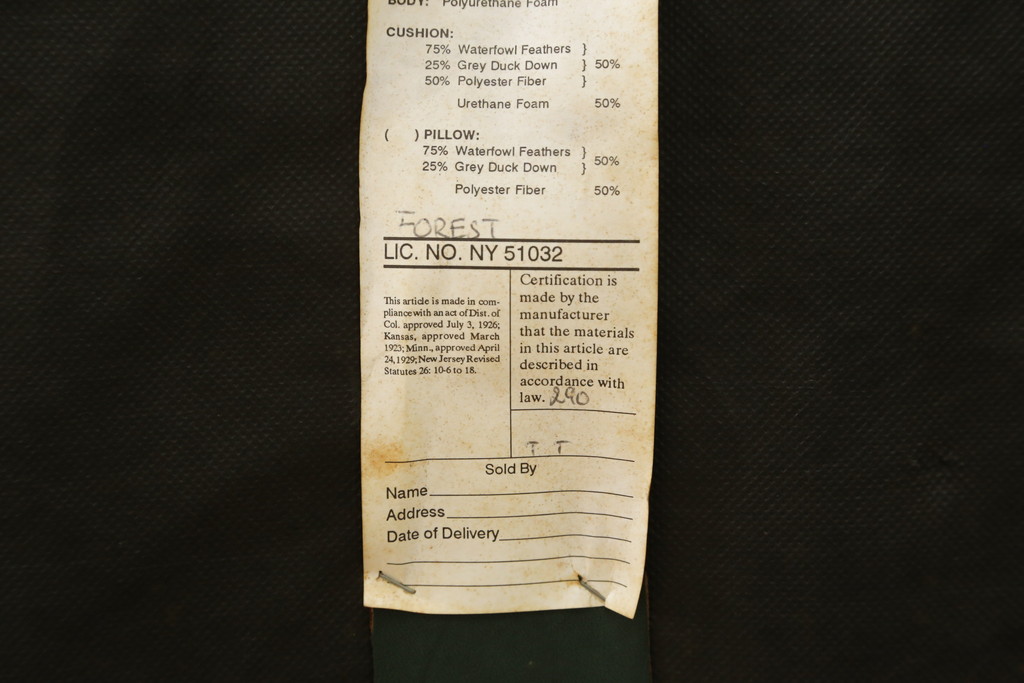 中古　美品!!　高級品　アメリカ　Stickley(スティックレー、スティックレイ)　オーク材　本革(レザー)　直線を基調とした縦格子が美しいデザインの2Pソファ(アームソファ、ラブソファ、二人掛け、2人掛け)(R-083117)