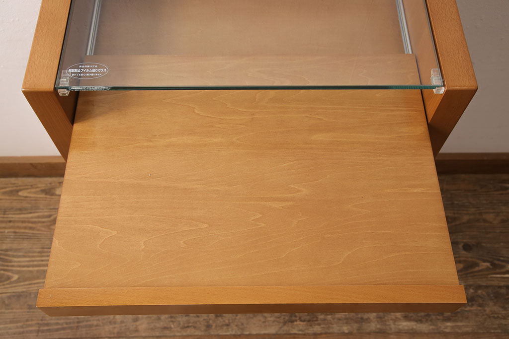 中古　美品　カリモク家具(karimoku)　Chitano(チターノ)　便利なアクセサリー収納が付いたサイドチェスト(サイドテーブル、引き出し)(R-050901)