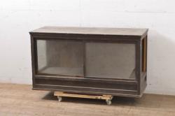 中古　美品!!　カリモク家具(karimoku)　domani(ドマーニ)　Louis(ルイ)XVシリーズ　優美な装飾がクラシカルな雰囲気を高めるキャビネット(食器棚、カップボード、収納棚、戸棚、飾り棚)(定価約280万円)(R-075583)