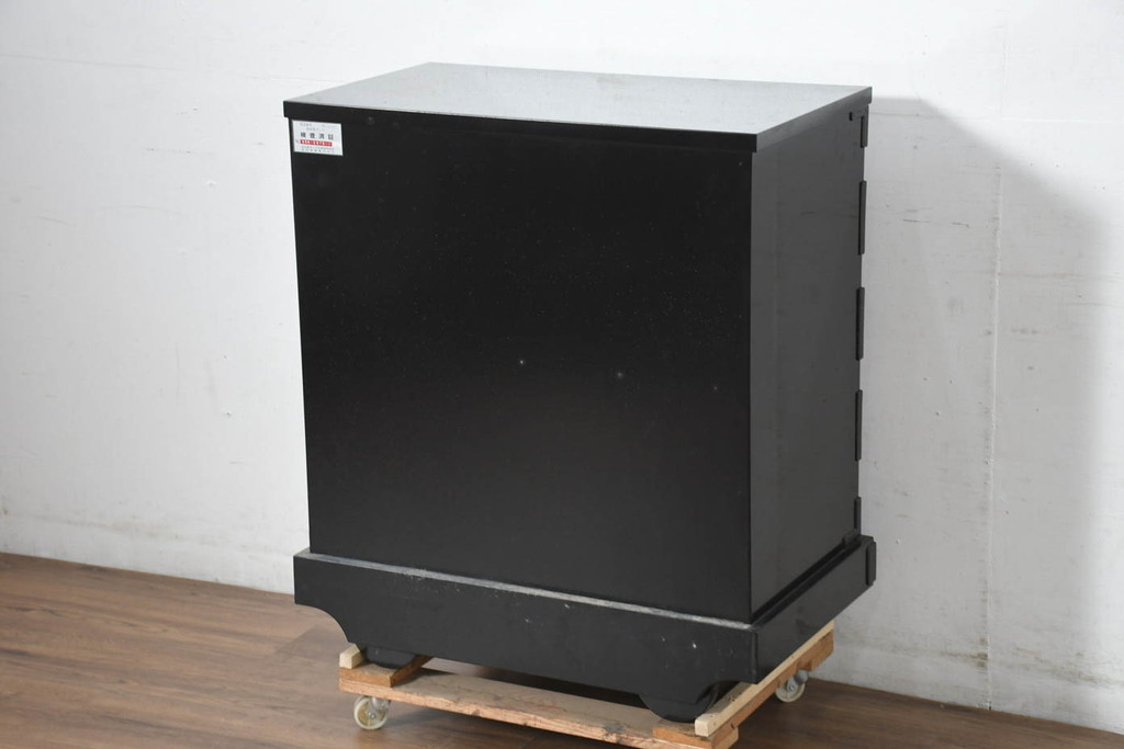 中古　美品　岩谷堂箪笥　美しい朱色の漆塗りが施された小振りな車箪笥(小箪笥、チェスト、引き出し、民芸家具、収納箪笥)(R-082673)