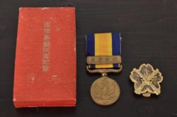 【古美術買取】国境事変従事軍記章　勲章　バッチ　桜　銃　旧日本軍　軍物(アンティーク)を買取りました。