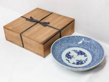 江戸期　大明成化年製　古伊万里　赤絵南蛮図染付　蓋茶碗2個セット(2)
