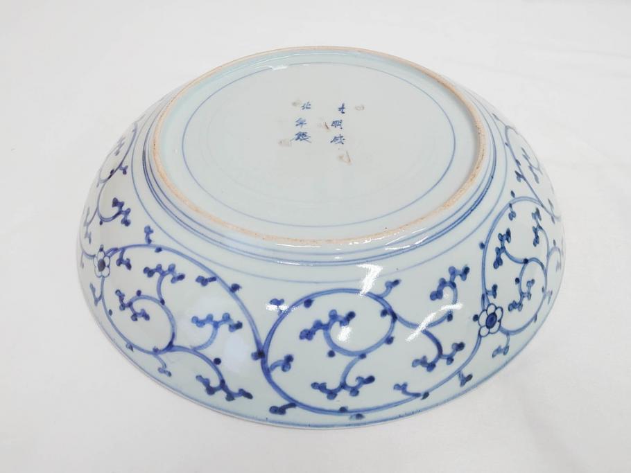 上手物　江戸期　大明成化年製　古伊万里　染付　松竹梅　1尺2寸　約36cm　蛸唐草の絵付けが見事な大皿(和食器、和皿、木箱付き、一尺二寸)(R-083071)